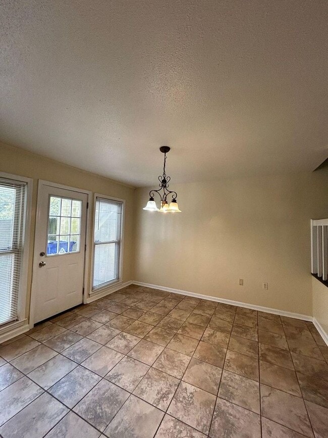 Building Photo - Available Now 3Br Townhome Ashely Villas