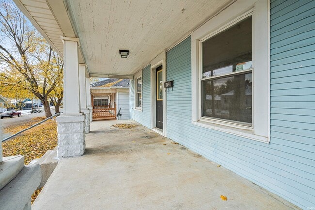 Building Photo - 1012 E Taylor St