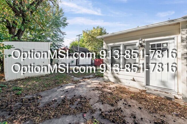 Building Photo - Newly Remodeled 3-Bedroom Home in Kansas C...