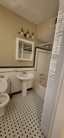 Building Photo - 41 S McLean Blvd