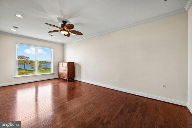 Building Photo - 4700 Water Park Dr