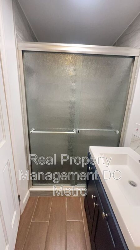 Building Photo - 1241 Monroe St NE