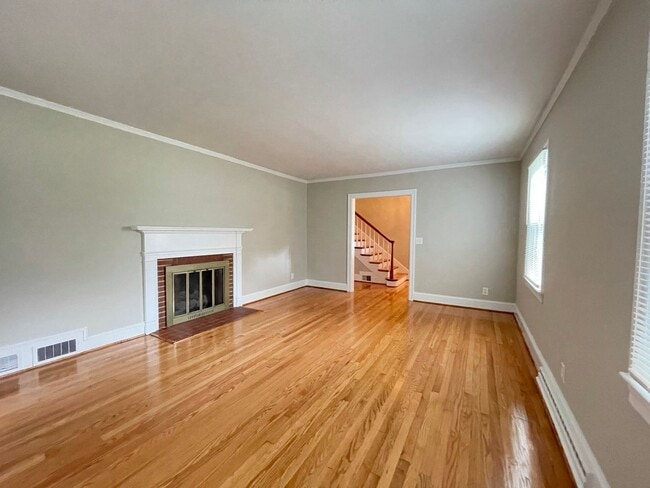 Building Photo - Everything you’ve been dreaming of is here. Lease today!