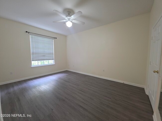 Building Photo - 10550 Baymeadows Rd