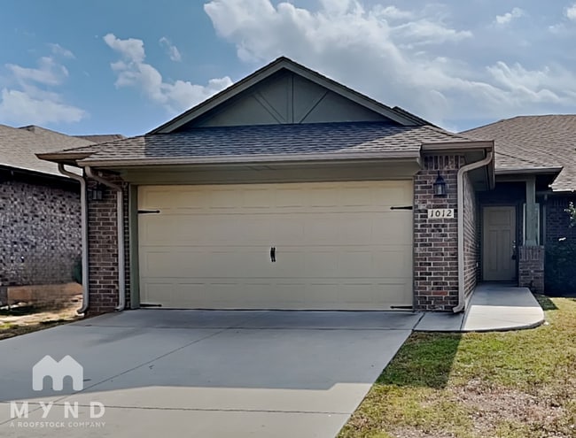 Building Photo - 1012 Merlin Dr