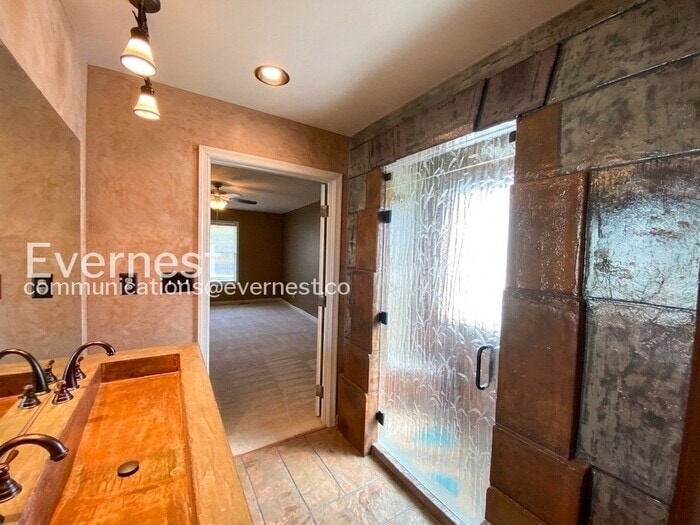 Building Photo - 103 Winchester Ln