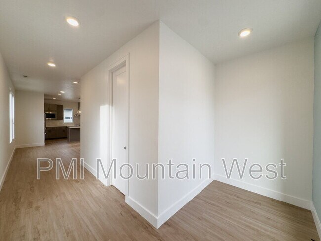 Building Photo - 331 S 680 W