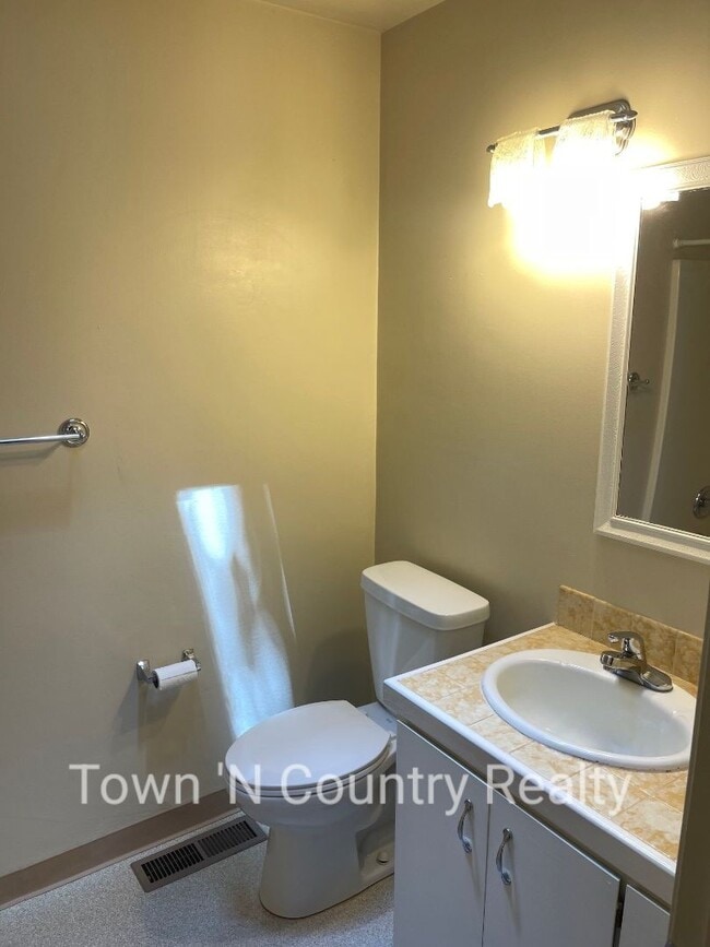 Building Photo - Charming 3-Bedroom Home in Carmel Valley –...