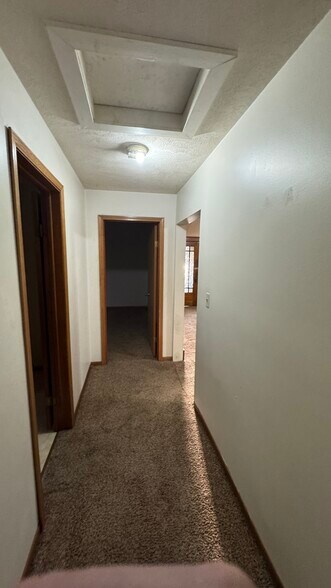 Building Photo - 406 S Chicago Ave