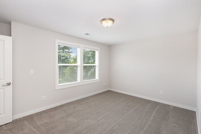 Building Photo - 3 bed 2.5 bath home in Gastonia