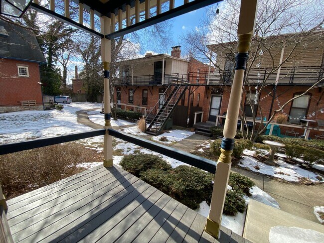 Building Photo - 885 Dennison Ave