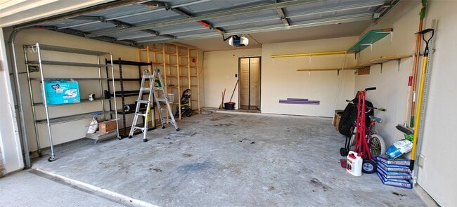Building Photo - 10203 Ripple Lake Dr