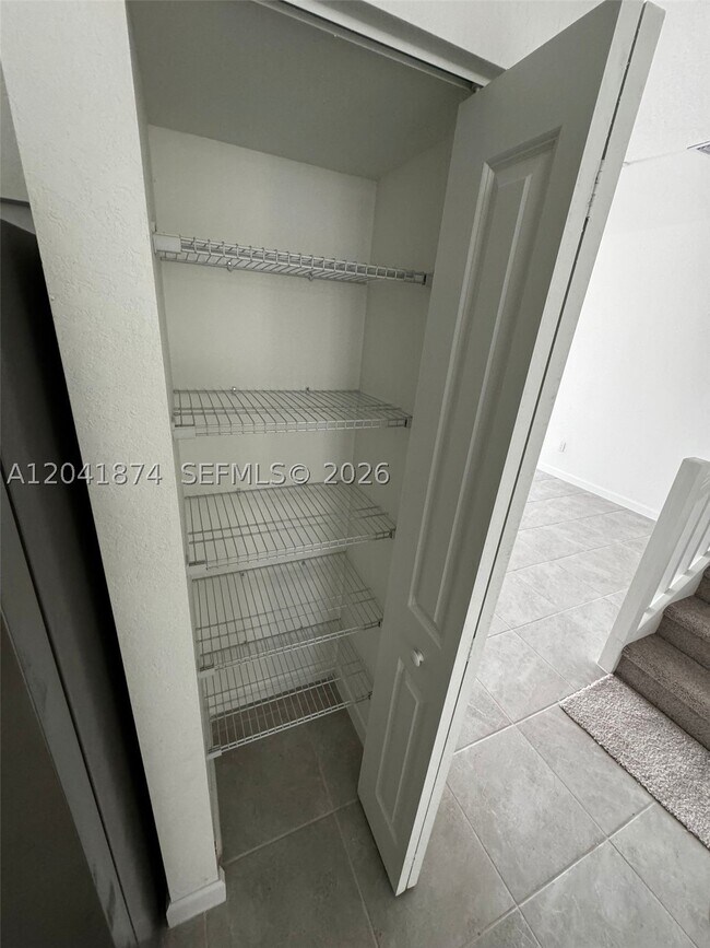 Building Photo - 285 SW 159th Dr