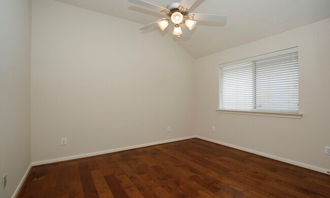 Building Photo - 15938 Cottage Ivy Cir