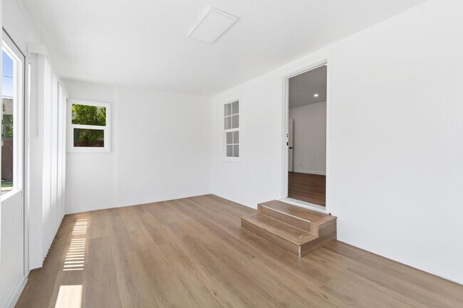 Building Photo - BEAUTIFUL CORNER HOUSE IN THE HEART OF VAL...