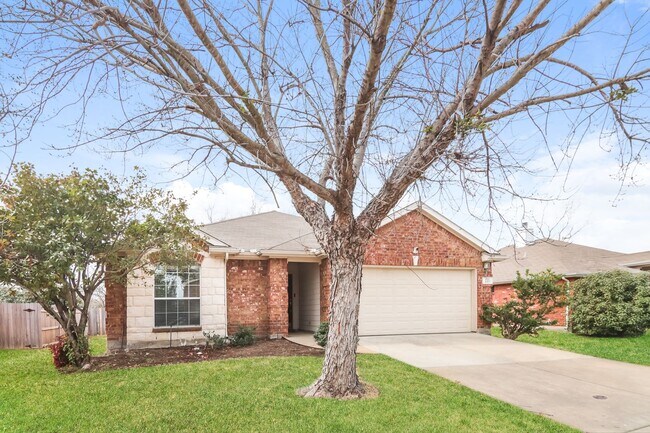 Building Photo - $1895  4 Bed/2 Bath/2 Garage  Ready for Move-in Home in Mustang Creek