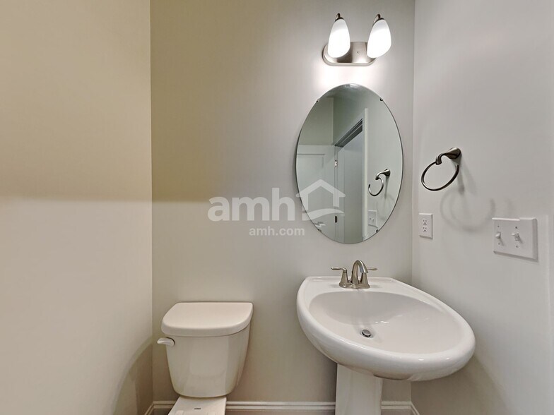 Building Photo - 130 Alaina Ct