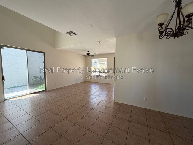 Building Photo - 2060 N 30th St