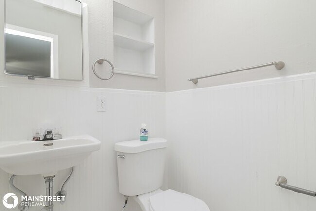 Building Photo - 173 Jay Dr