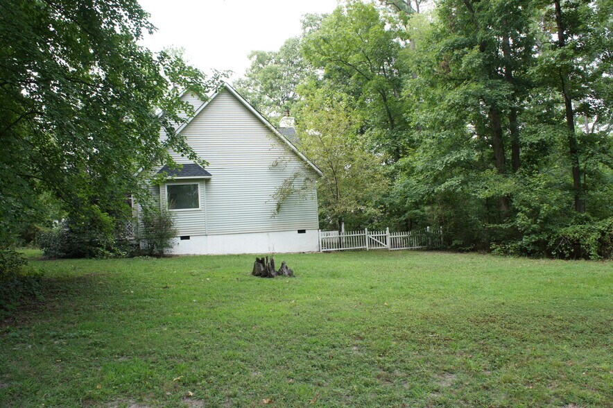 Building Photo - 2201 Hungary Spring Rd