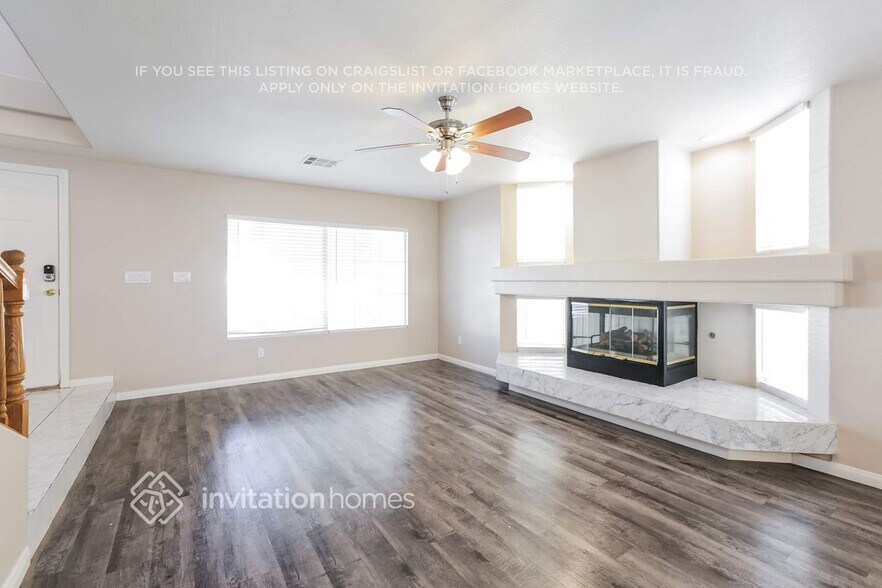 Building Photo - 8637 W Gilmore Ave