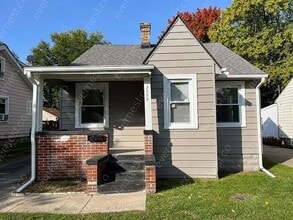 Building Photo - 3355 Curwood St