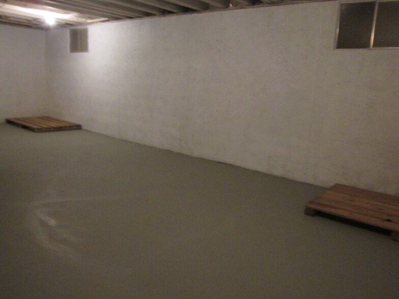 Building Photo - 427 S Cardinal Dr