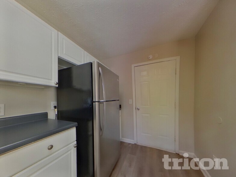 Building Photo - 6030 Savannah Dr