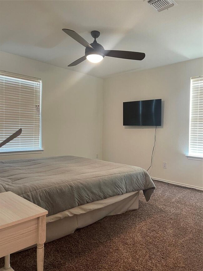 Building Photo - 1131 Aronia Ln