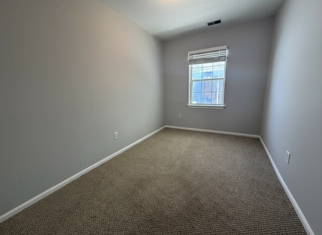 Building Photo - 314 Jackson St