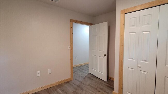 Building Photo - 9420 Greenwood Dr