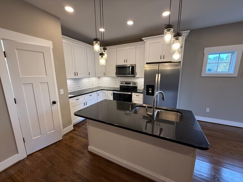 Building Photo - 1124 Cross Pointe Dr