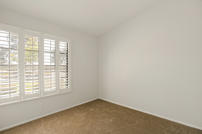 Building Photo - 7027 Mission Grove Pkwy N