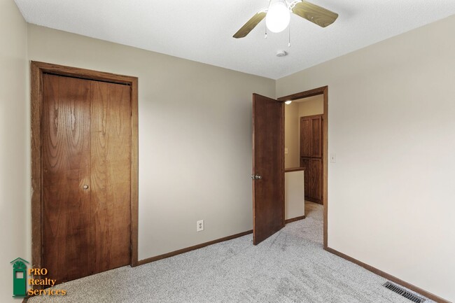 Building Photo - 3 bedroom Townhome in Inver Grove Heights