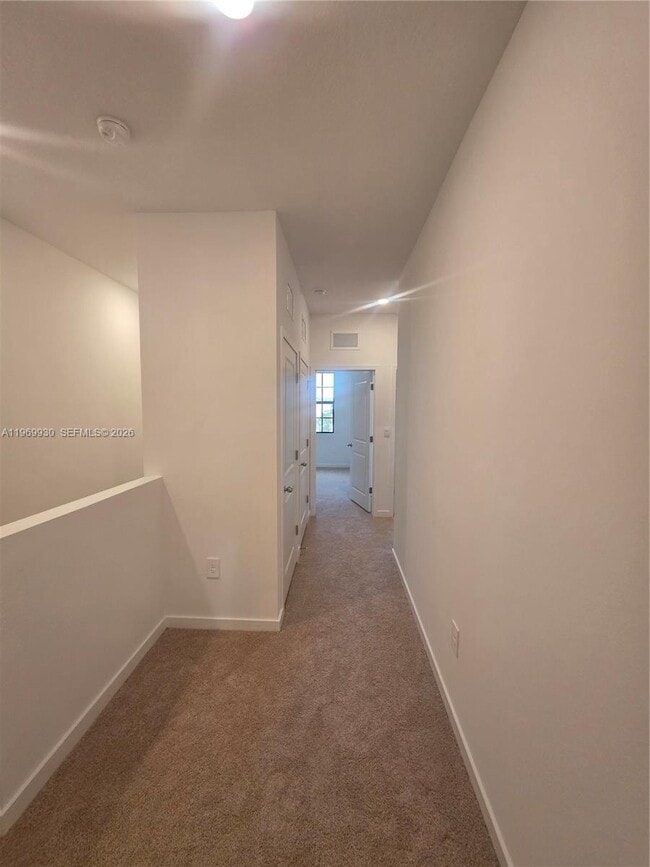 Building Photo - 1114 SW 9th Ave