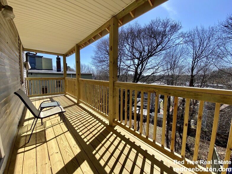 Building Photo - 88 Sheridan St