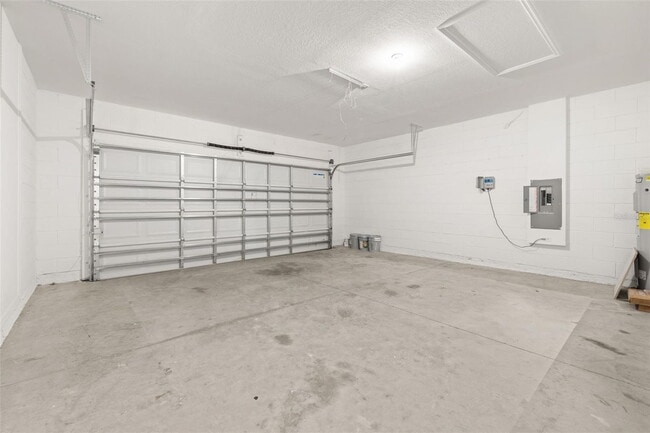 Building Photo - 318 Montgomery Ct