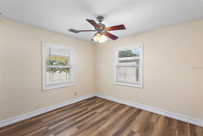 Building Photo - 3451 33rd Ave N