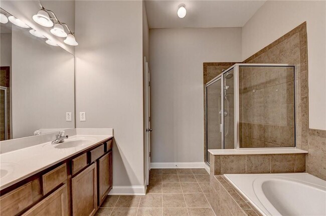 Building Photo - 812 Red Hart Ln