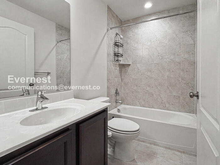 Building Photo - 10612 Presidential Pkwy