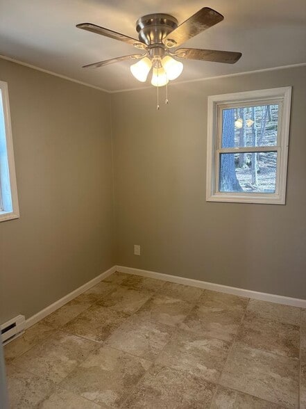 Building Photo - 49 Lowerre Ln