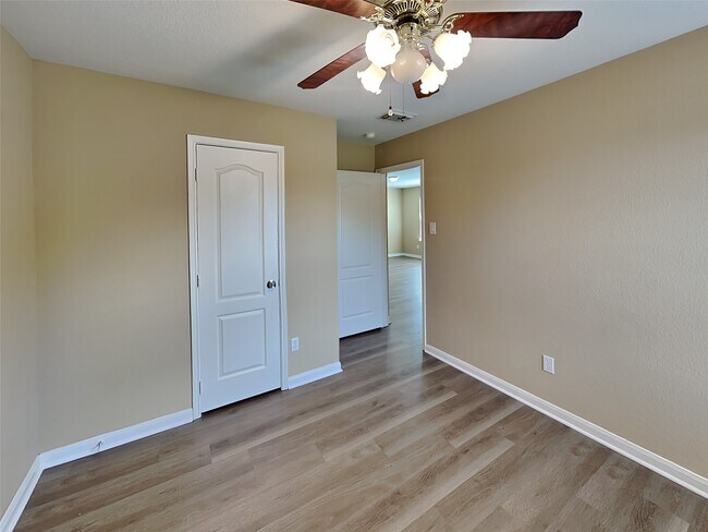 Building Photo - 18107 Quiet Ridge Ln