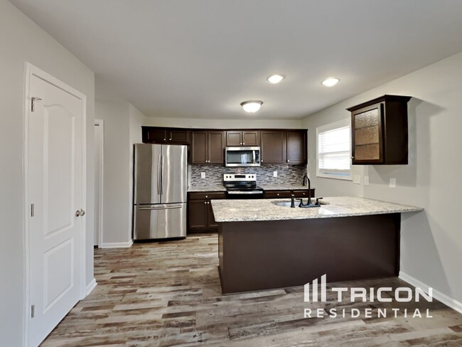 Building Photo - 1321 Loren Circle