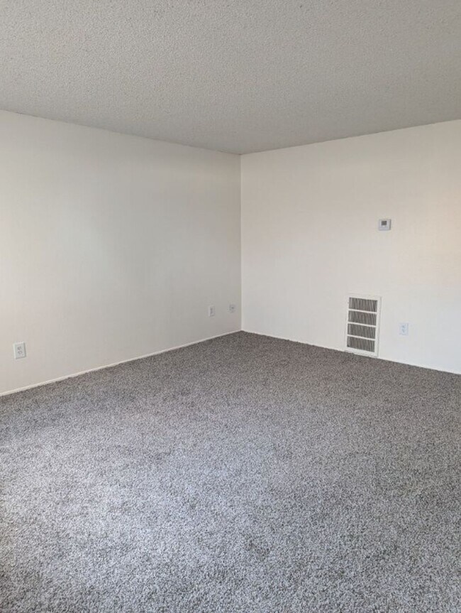 Interior Photo - M13- 2820 N. HALFMOON DR.