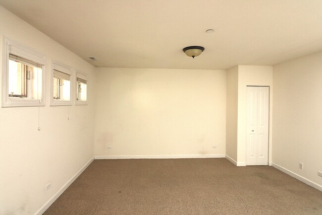Building Photo - 57 Northfield Terrace