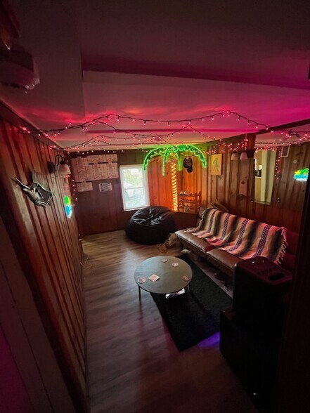 Building Photo - 765 Garrison Ave