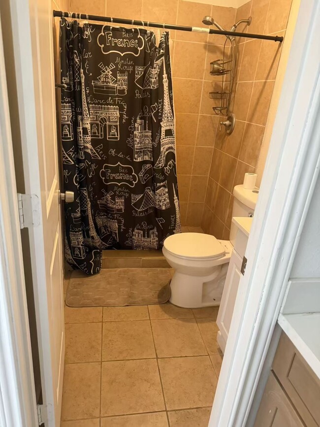 Building Photo - 6131 Fenske Ln