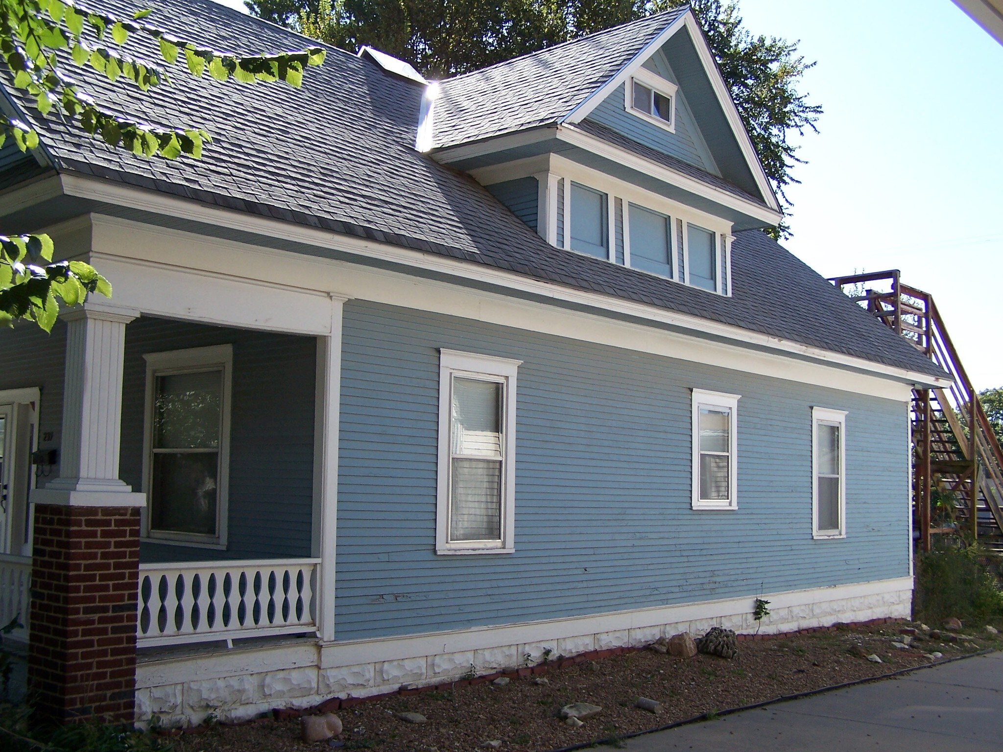 Building Photo - 237 S Holyoke St