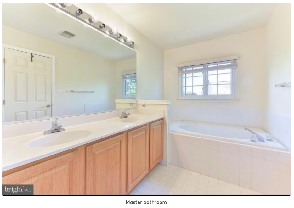 Building Photo - 2454 Sugar Mill Way