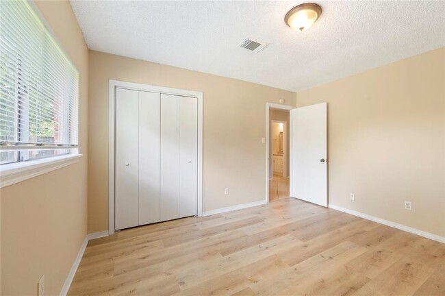 Building Photo - 3310 Crossman Dr